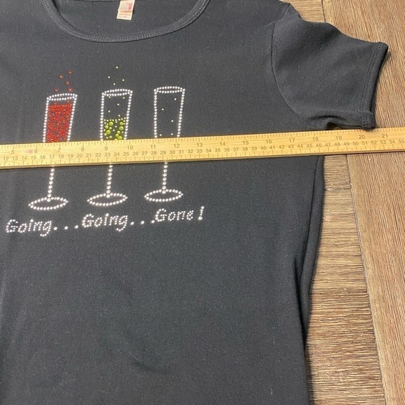 Women’s Black Anvil T-shirt, Large , Going…Going…Gone, Wine Glass Print. - Picture 6 of 9
